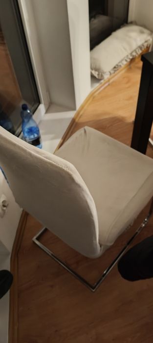 Komplet 6 krzeseł ładne z pokrowcami