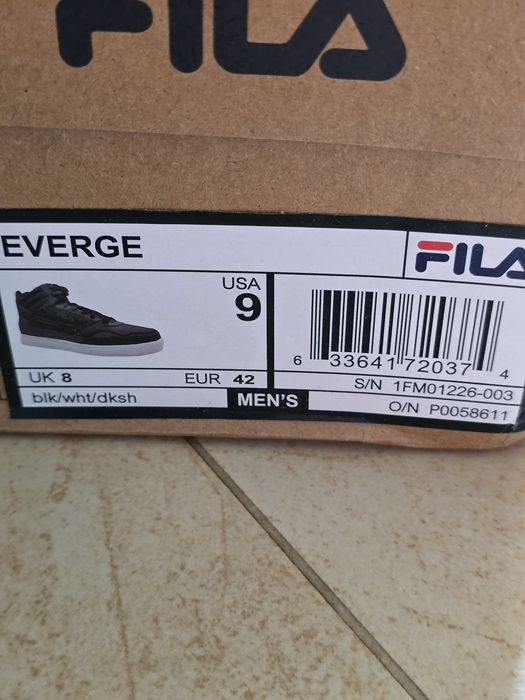 Нові кросівки Fila 42 розмір, на вузьку ногу