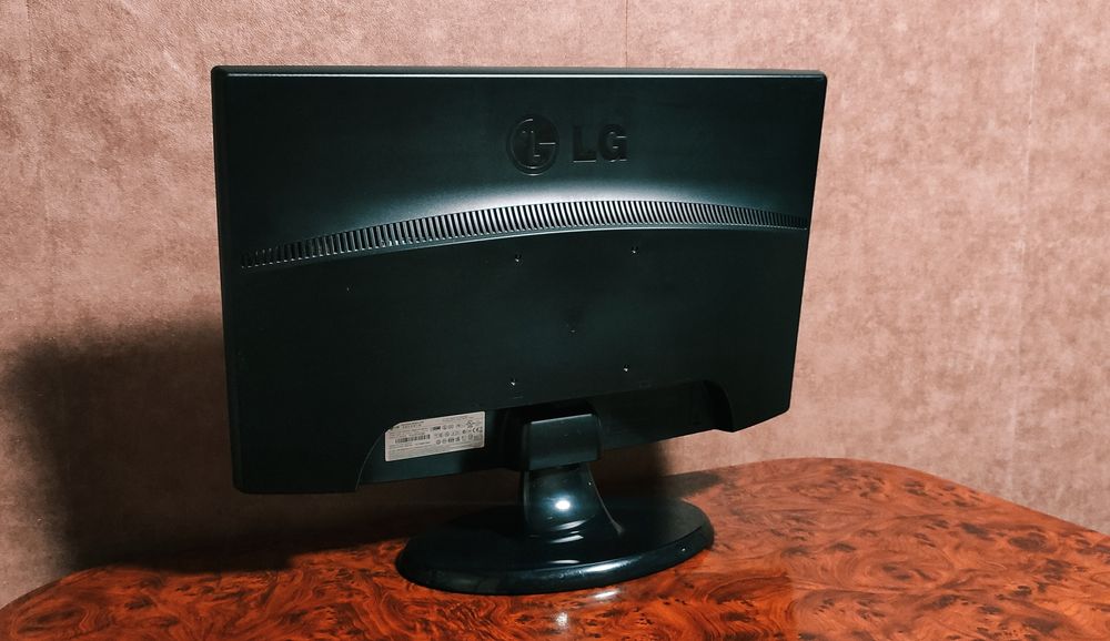Продам монитор LG