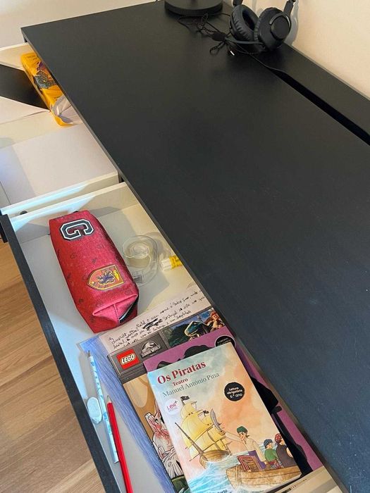 IKEA Desk in Excellent Condition64729948487809121