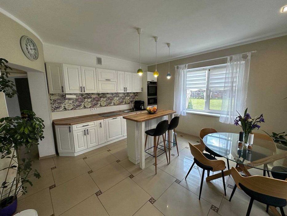 Будинок з ремонтом