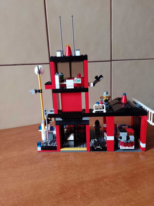 Klocki Lego City 7240-remiza strażacka