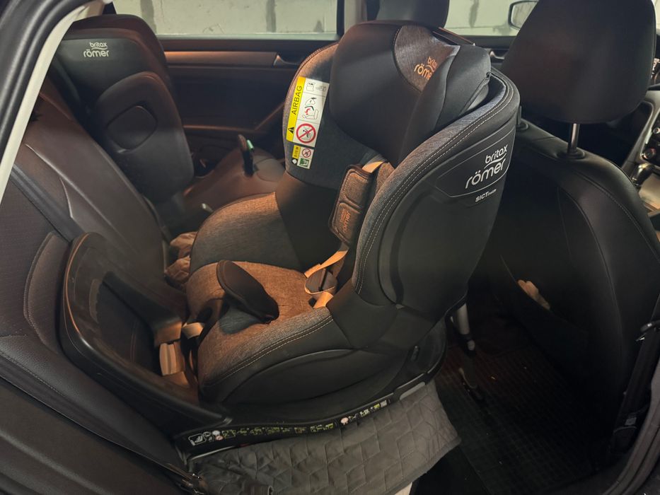 Автокрісло тм Britax Römer DUALFIX i-SIZE