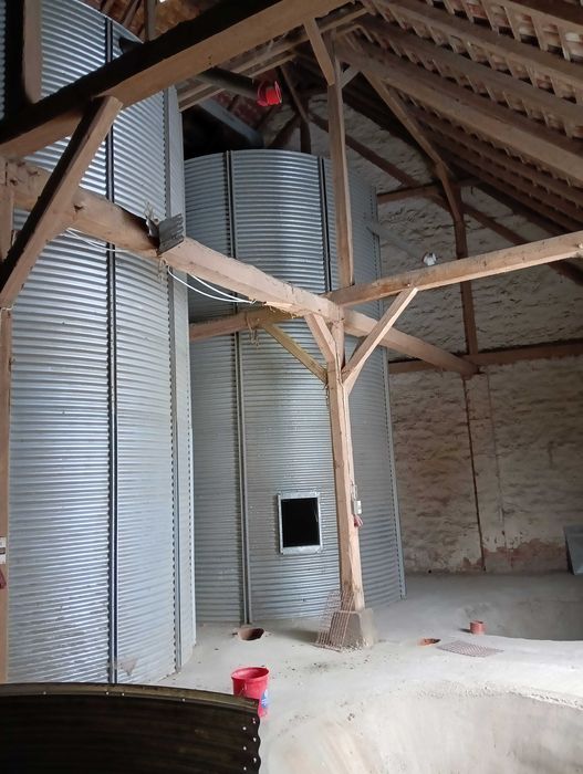 Silos wewnętrzny plaskodenny