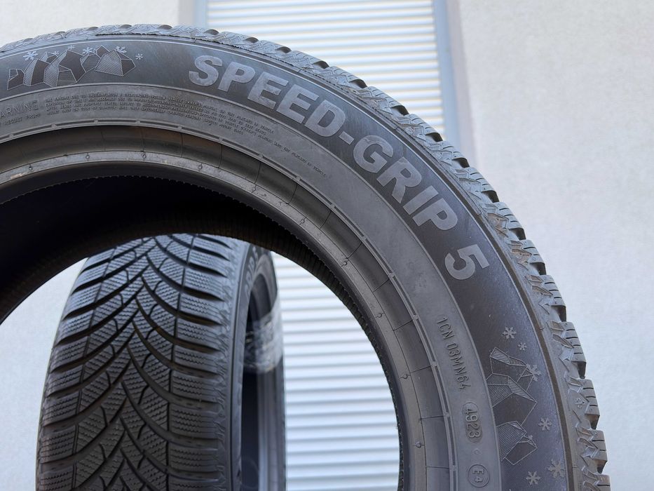 2szt zimowe 215/65R17 Semperit 8,4mm 2023r świetny stan! Z1310 gwarancja