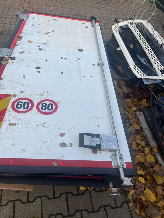 drzwi do kontenera chłodni