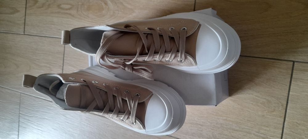 Damskie trampki nowe