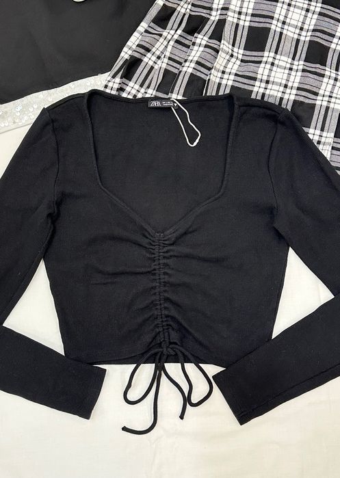 Zara новий топ з довгим рукавом у рубчик,кроптоп/лонгслів на завʼязках