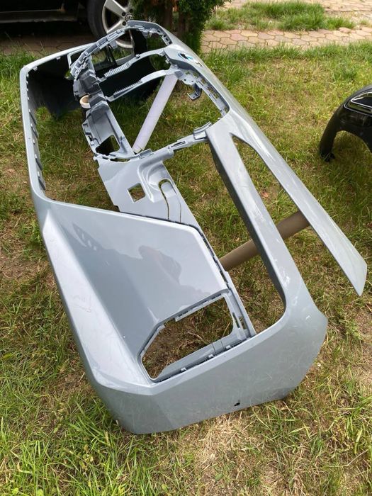 BMW i7 7 G70 бампер передній M-sport 6pdc без нюансів можна колір C4P