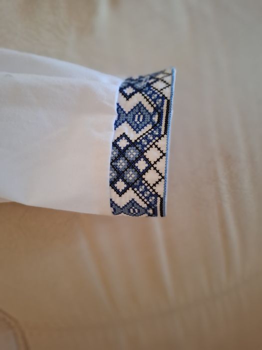 Вишиванка з сорочкової тканини для хлопчика р .134
ширина-45,5, плечі-