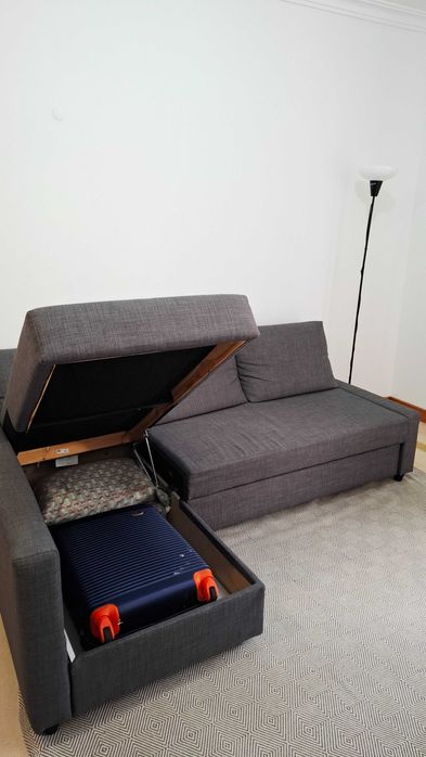Sofá-cama IKEA FRIHETEN — estado praticamente novo