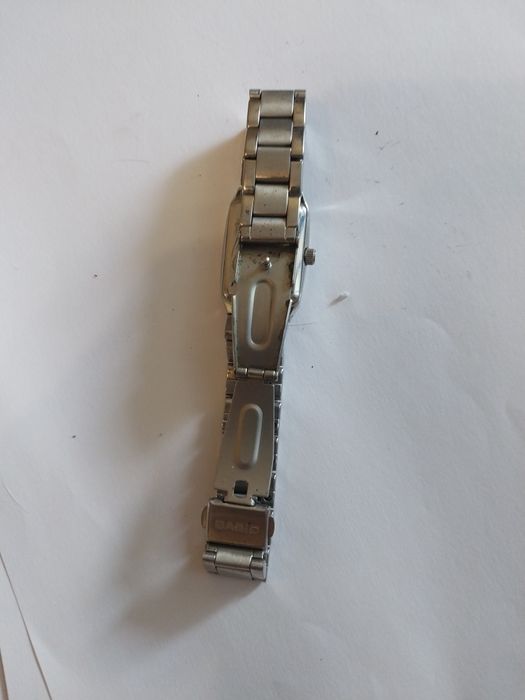 Продам женские  часы Casio