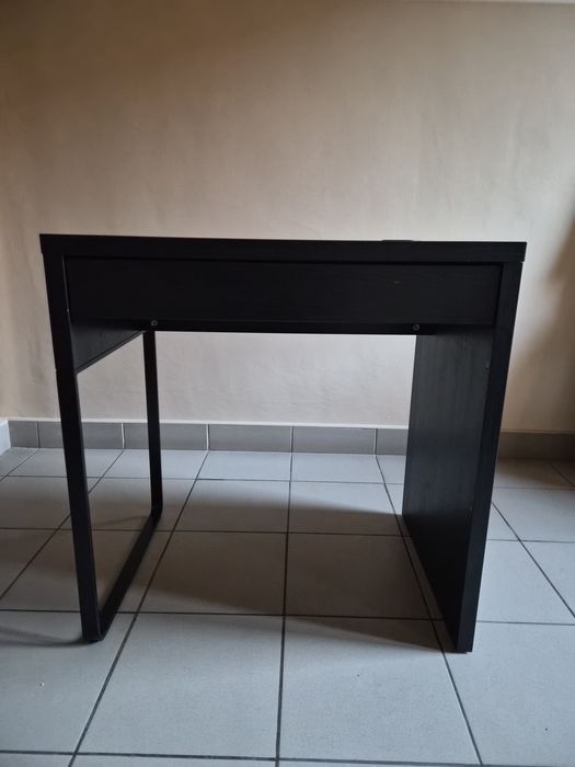 Biurko Ikea  Micke brązowoczarne