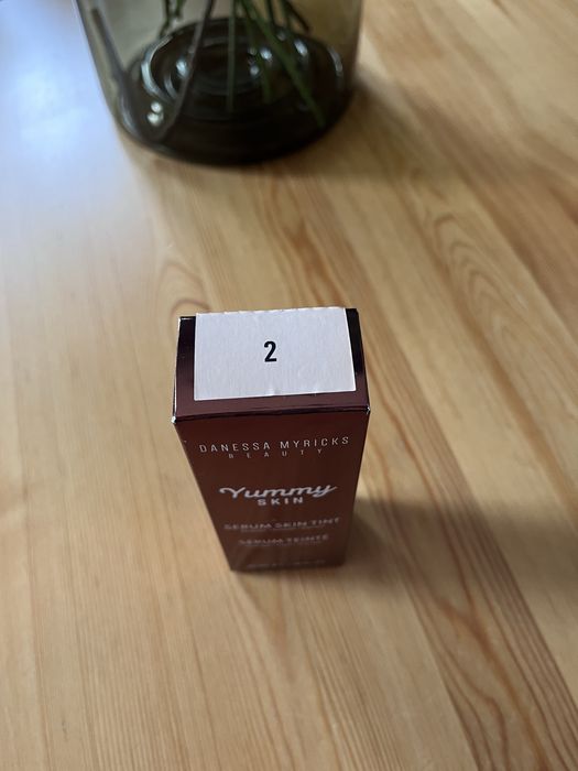Danessa Myricks Beauty Yummy Skin Serum Skin Tint kolor 2