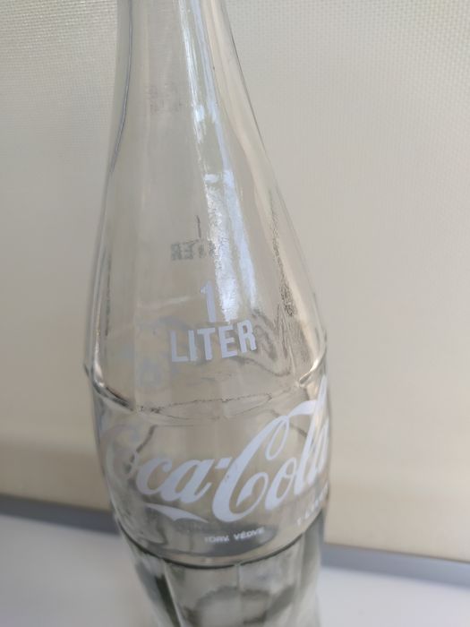 Пляшка Coca-Cola 1 liter.