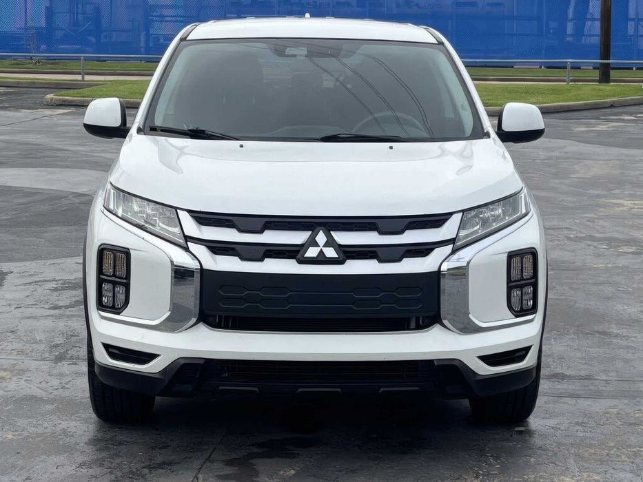 Mitsubishi Outlander      2021