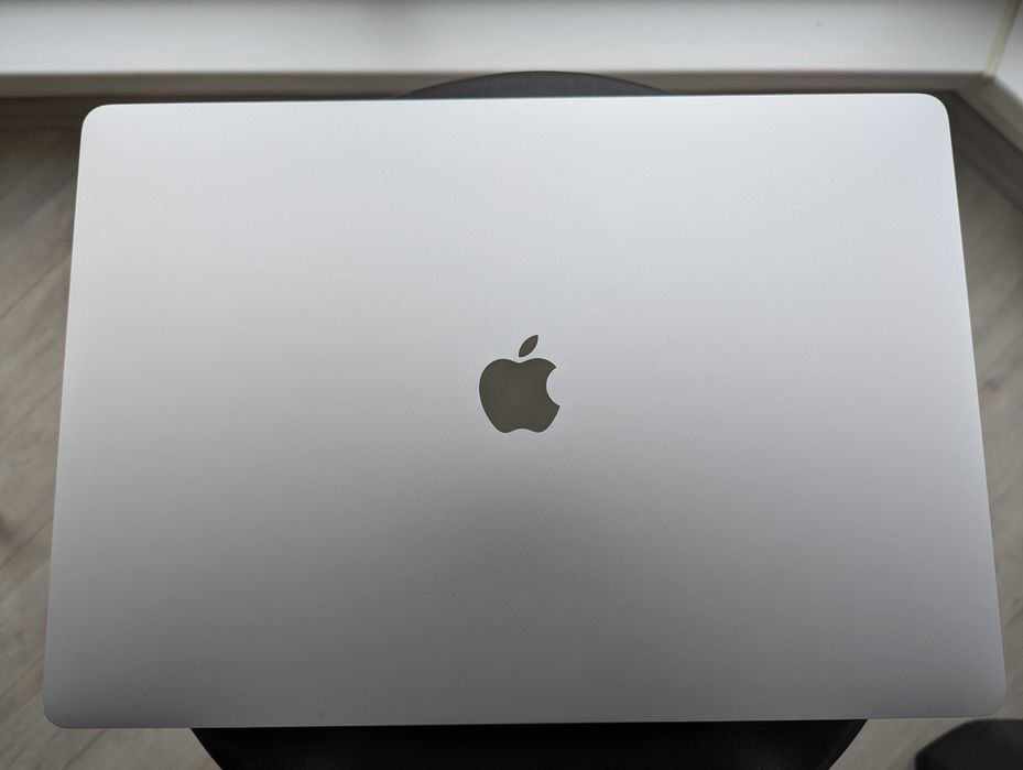 Apple MacBook Pro 16" 2019 (Core i7/16Gb DDR4/512Gb SSD) Silver