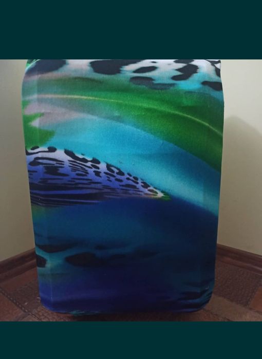 Чехол на чемодан