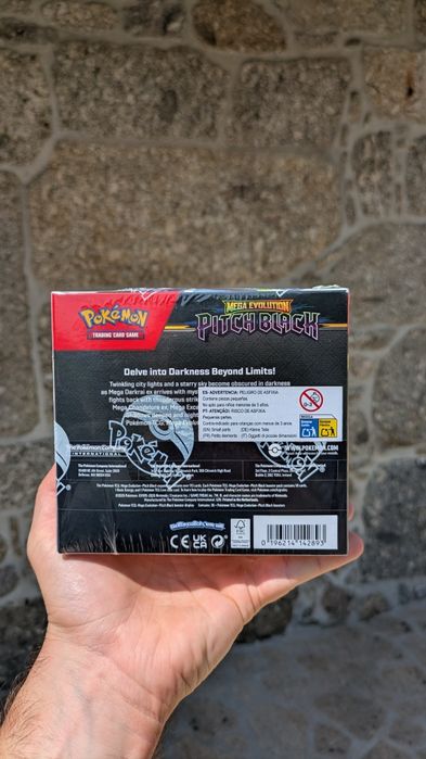Pokémon TCG: Pitch Black Booster Box