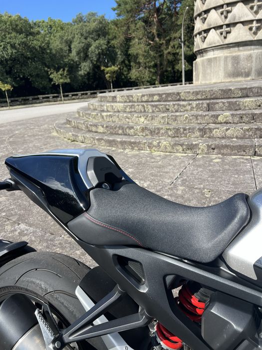 Honda c1000r neo sport cafe