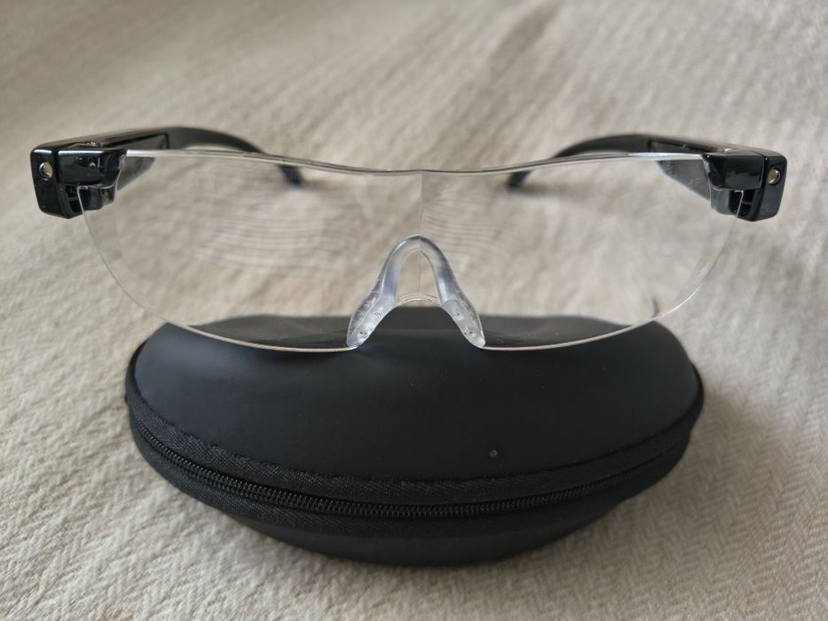 Okulary powiększające +2.50 z funkcją LED