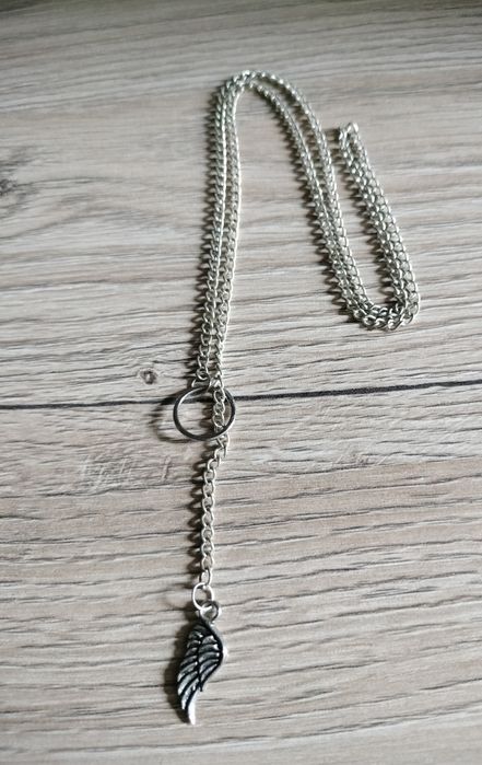 Naszyjnik ze skrzydłem