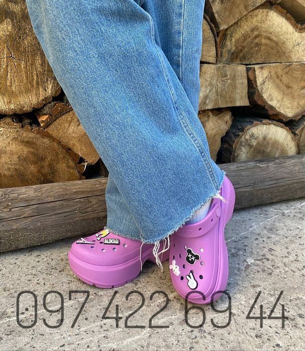 Стильні сабо Крокс на платформі Stomp Clog Crocs жіночі 4 кольори