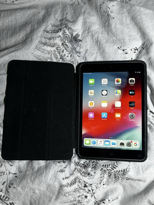Продам iPad mini 2