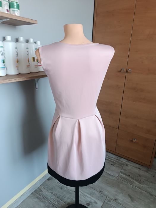 Sukienka pudrowy róż r. M