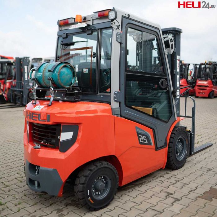 Nowy wózek widłowy Heli CPYD25 triplex, kabina
