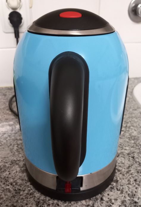 FERVEDOR DE ÁGUA TRISTAR 2400 W.Impecável,medicina,casa,campismo,etc