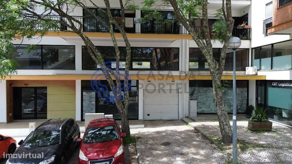 Espaço Comercial 171,8 m2 + Box 20m2 c/ Potencial para Loft em Viseu