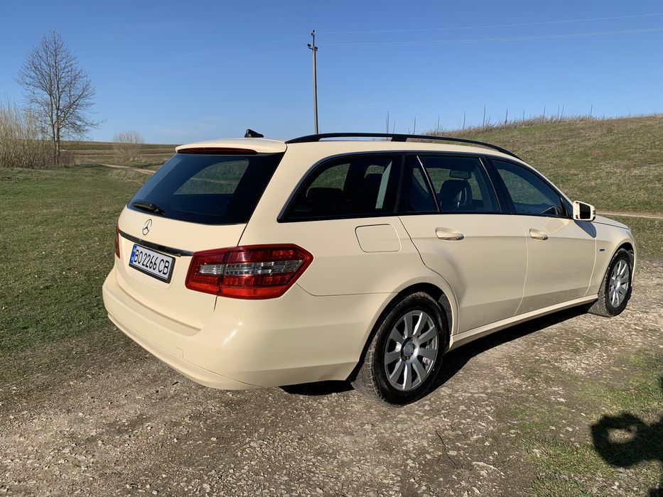 Mercedes-Benz E200 W212