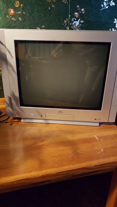 Продам Телевизор LG