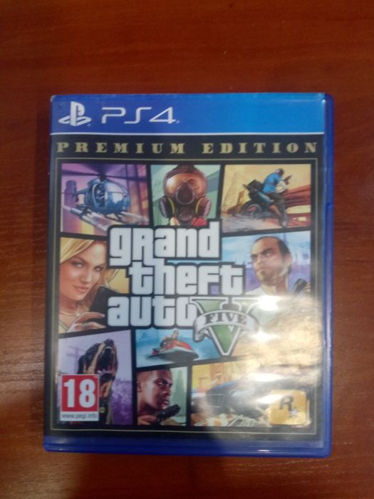 Sony PlayStation 4  3 диска без джойстика !!!