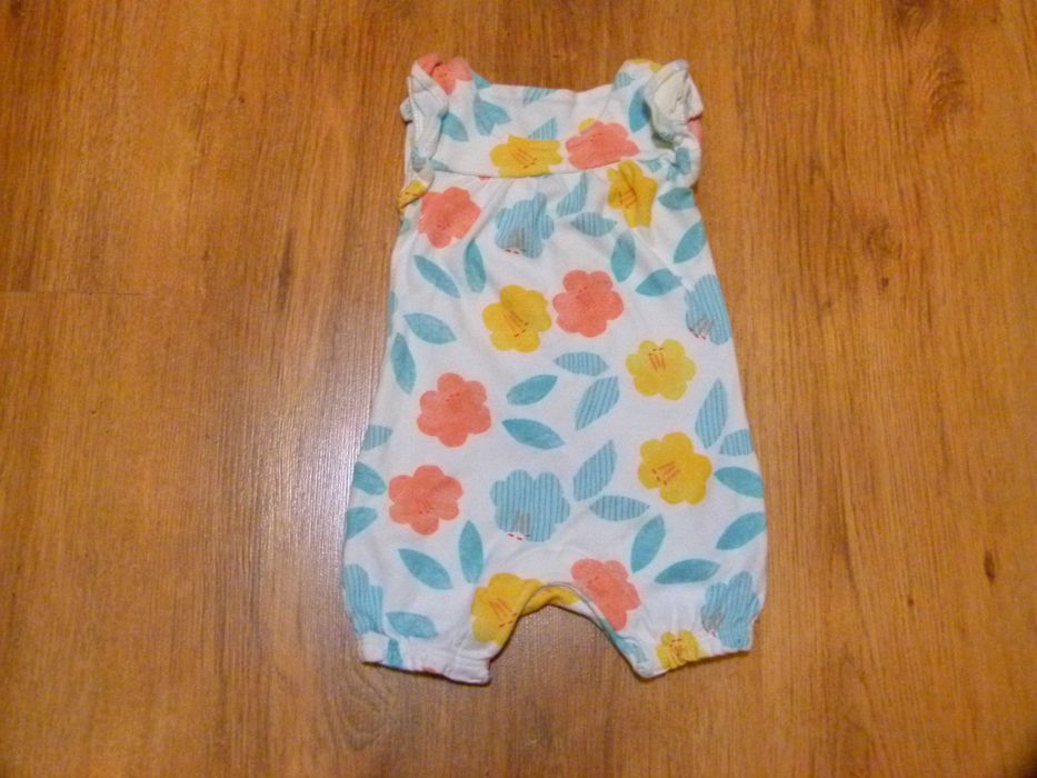 rozm 68 M&S rampers bawełniany biały kolorowe kwiaty i liście