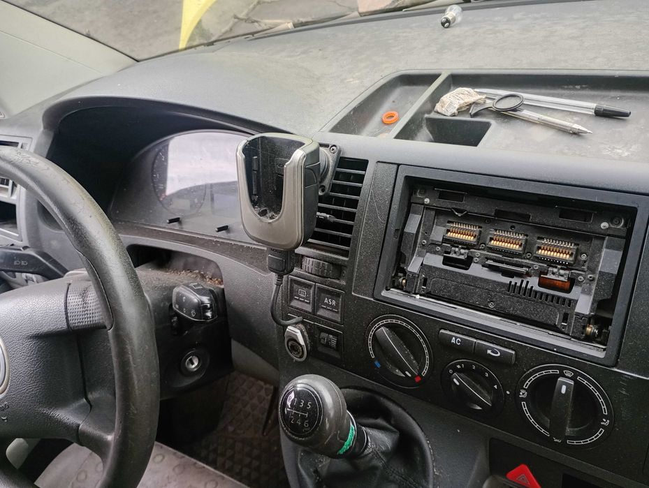Volkswagen T5  2,5b przełącznik zespolony, części transport FV dostawa