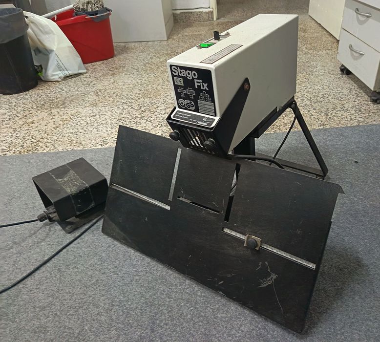 Agrafador Maquina Agrafar Eléctrica com Pedal STAGO Profissional