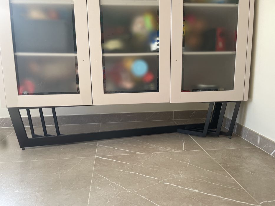 Movel alto cristaleira elegante e design moderno