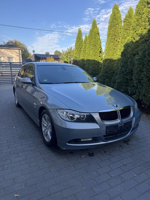 BMW 3 E90 320i Automat!