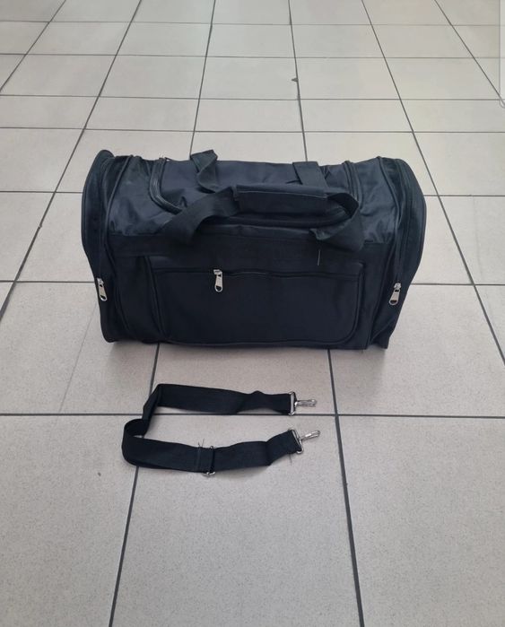 Czarna XXL duża torba podróżna 120L  80cm