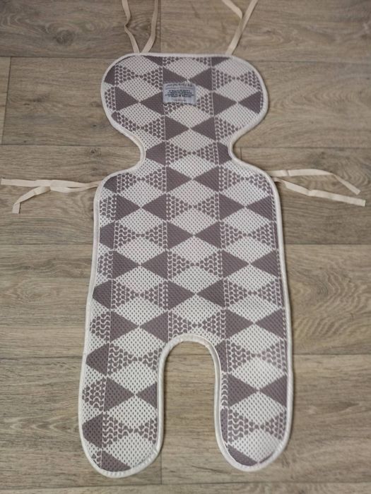 Матрасик вставка в автокресло прогулочную коляску