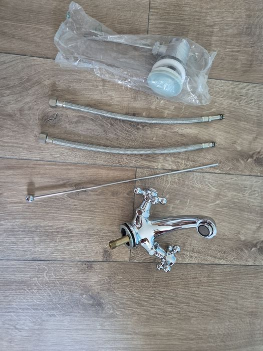 Nowa bateria umywalkowa