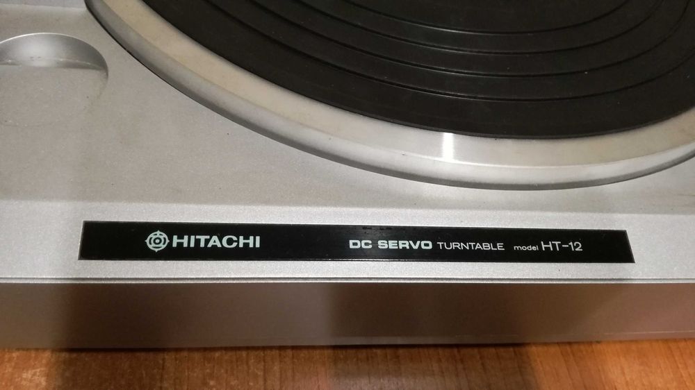 gira discos Hitachi HT-12 como novo