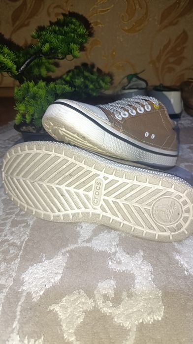 Crocs Mens Size 10 Hover Sneakers Beige White Lace-Up Shoes M10 W12