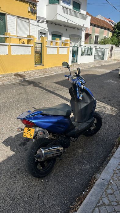 Keeway focos bem cuidada