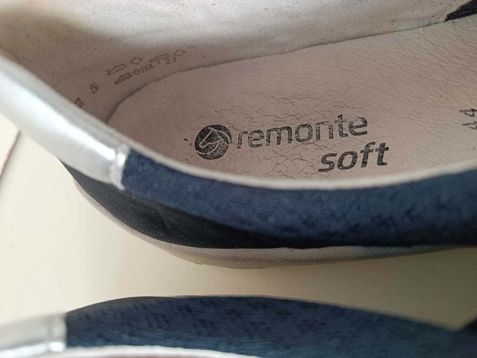 р 43-44 28,5 см сині жіночі шкіряні туфлі мокасини на липучках Remonte