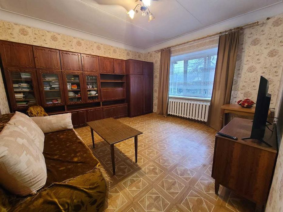 Центр, р-н Березового Скверу, вул. Короленка, пл.63,4 за $57000