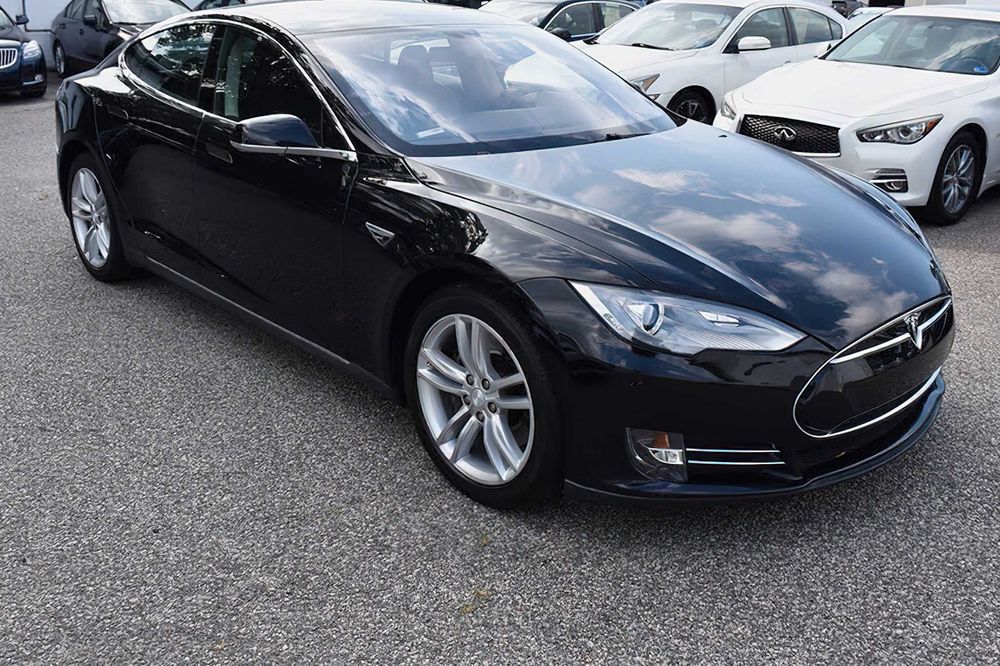 Tesla Model S 85      2013