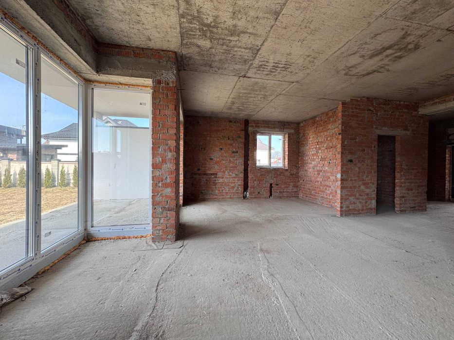 Продається будинок у с. Басівка | 212 м² | 8,5 соток | гараж на 2 авто
